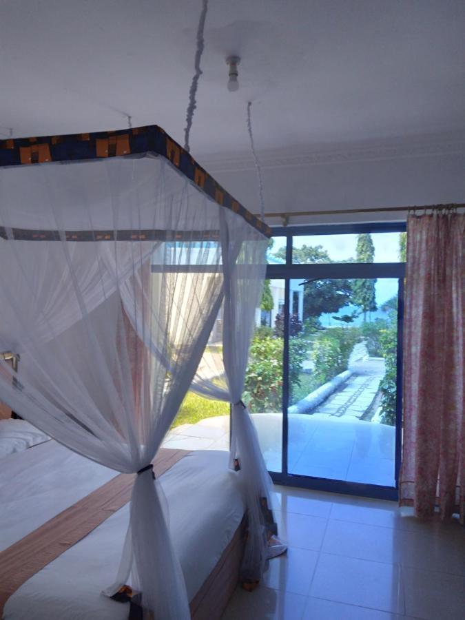 Coconut Tree Village Beach Resort Uroa Dış mekan fotoğraf